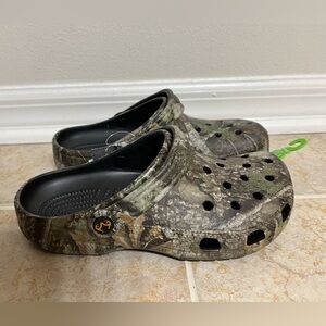 Realtree APX crocs